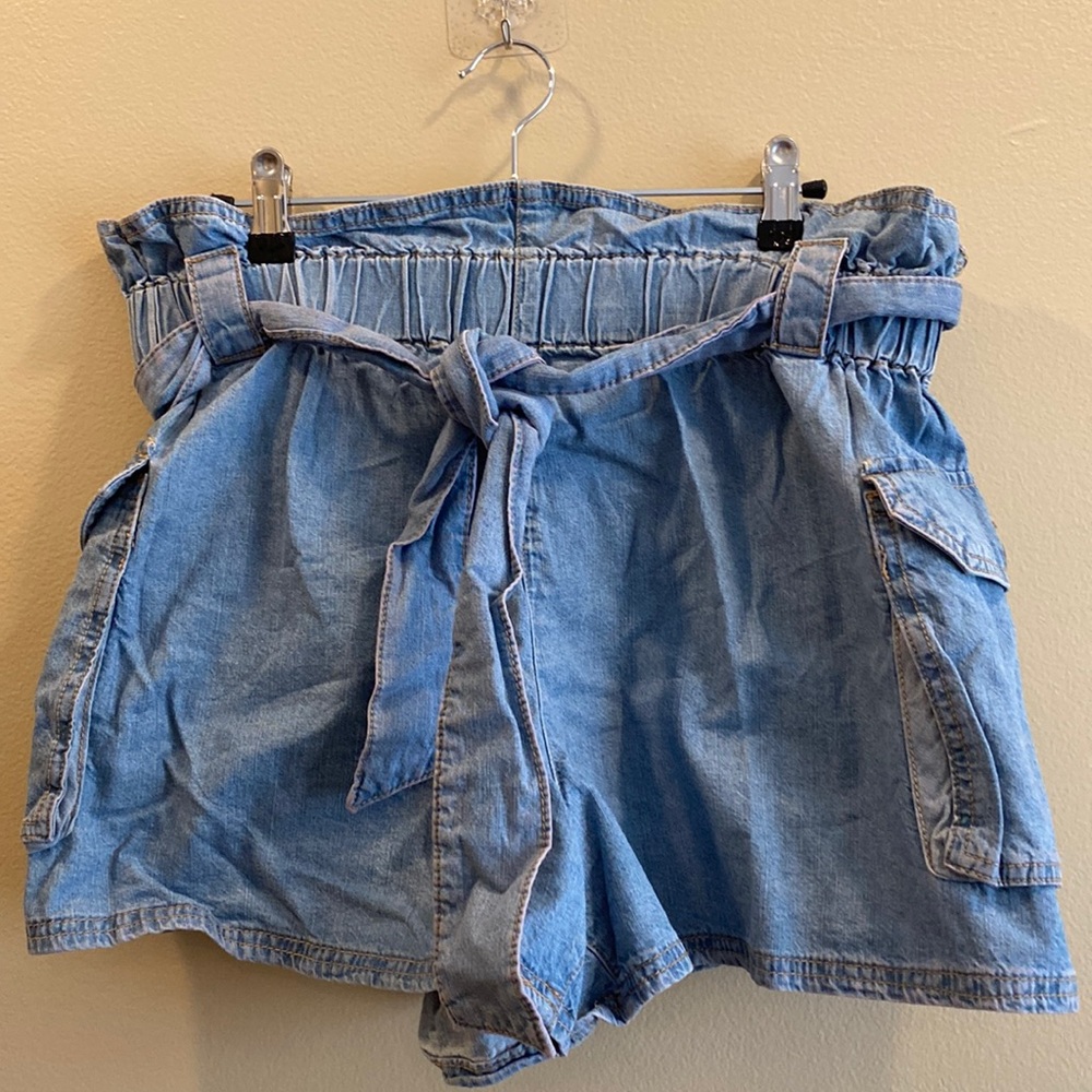 Large Urban Outfitters Shorts